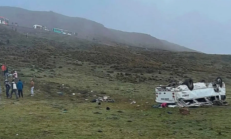 Las personas lesionadas fueron llevadas al Hospital de Matucana y de EsSalud Casapalca, donde reciben atención médica. Fotos: Internet/Medios