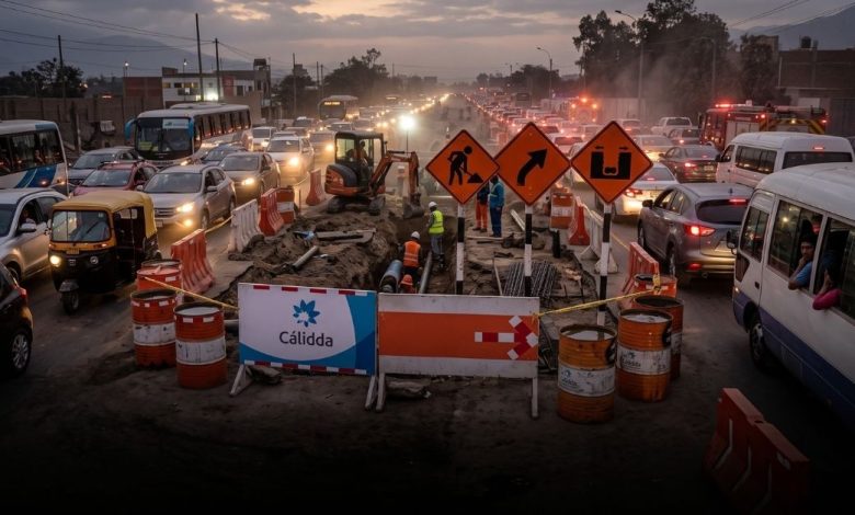 Trancones vehiculares en la Carretera Central por obras de Cálidda. (Foto referencial con IA / Chicho Al Aire)