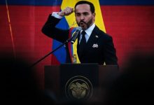 De la Espriella durante la ceremonia de juramentación como presidente de Colombia. (Foto referencial con IA / Chicho Al Aire)