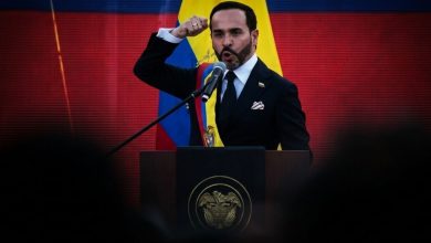 De la Espriella durante la ceremonia de juramentación como presidente de Colombia. (Foto referencial con IA / Chicho Al Aire)