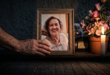 Retrato de doña Chabela, madre del actor Carlos Alcántara, quien falleció en agosto