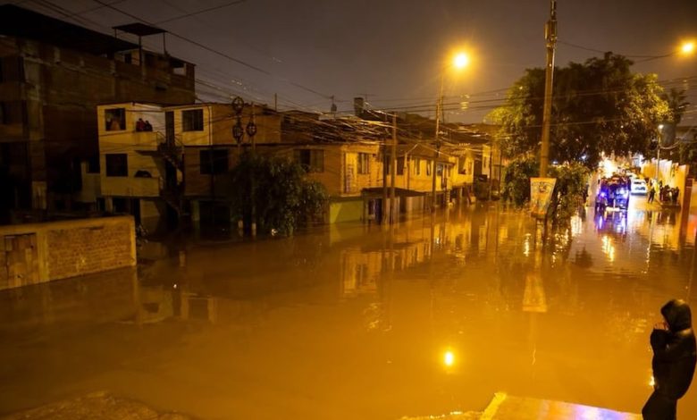 Alcaldes culpan a Sedapal por desbordes en Lima