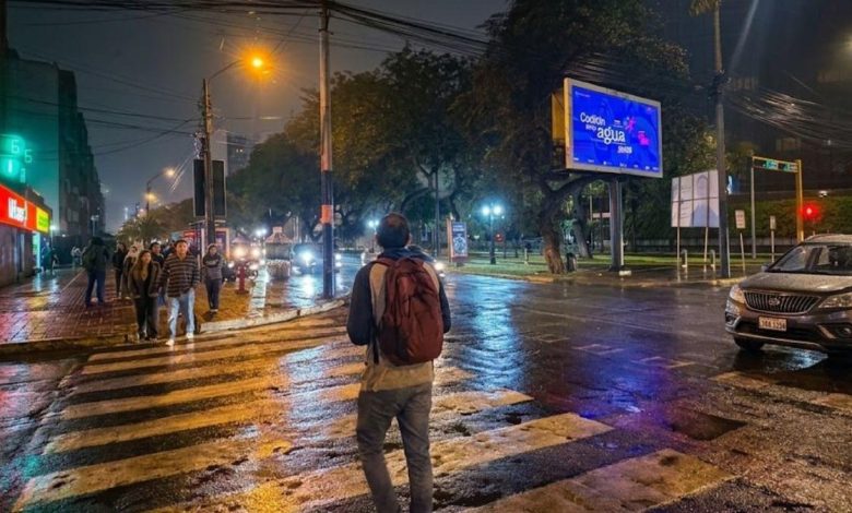 Lima soporta llovizna, humedad y frío: Senamhi pronostica más días así