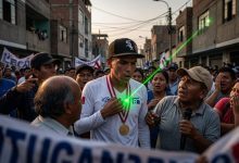 Láser apunta a Franco Vidal durante campaña en Ate