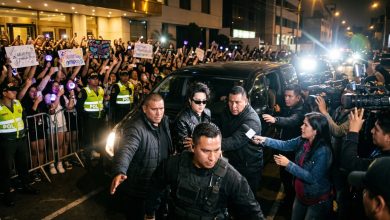 BTS en Lima: ARMY espera fuera del hotel pese a pedido de privacidad