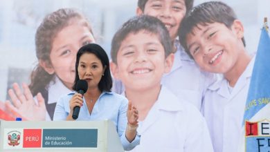 Keiko Fujimori prohíbe maquillaje y celulares en escuelas